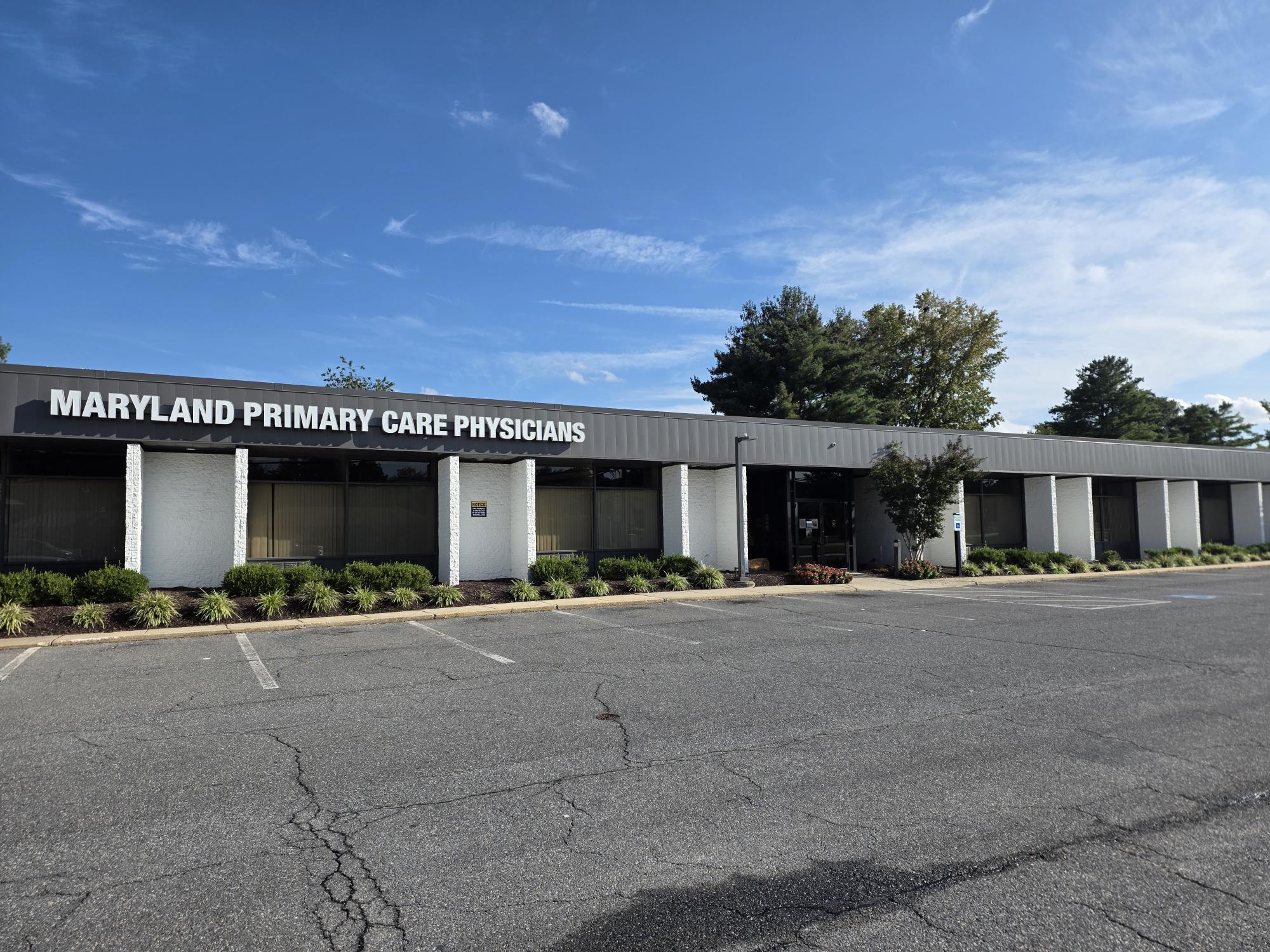 Image of the Maryland Primary Care Physicians Glen Burnie office and parking